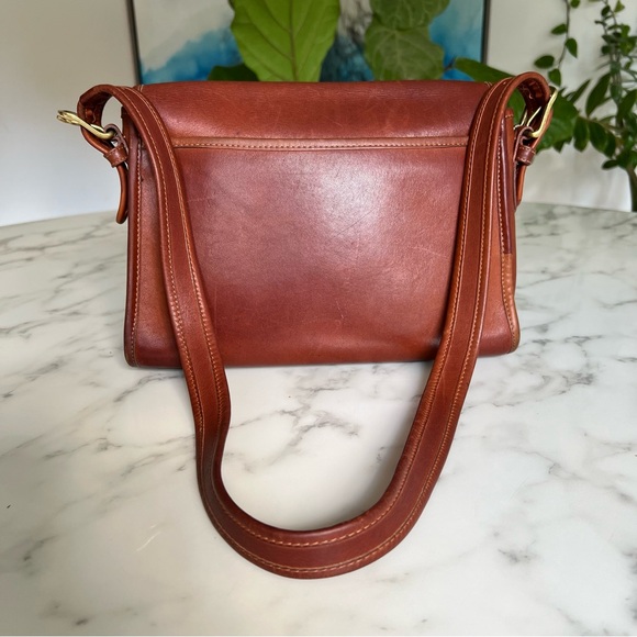 Coach Vintage Spectator Shoulder Bag 9767 British Tan Leather Turnlock NYC USA - Picture 4 of 16